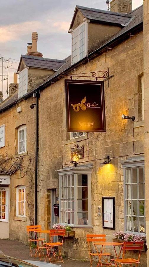 Siam Cottage Guesthouse Over 300 Years Old With Thai Restaurant Moreton-in-Marsh Exterior photo